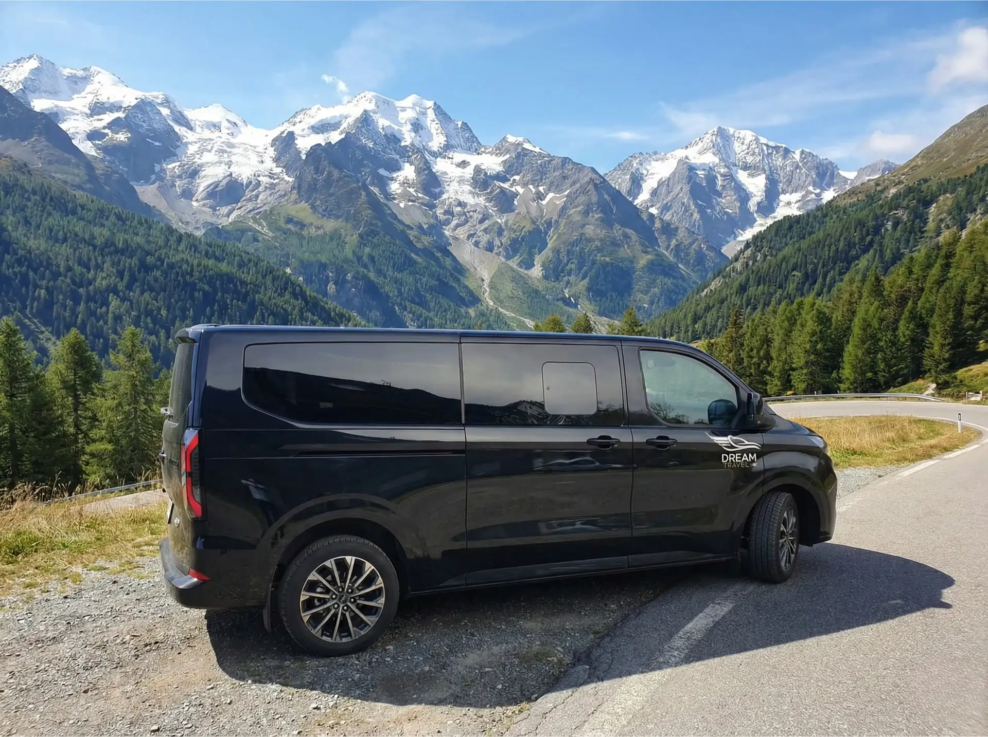 Van chauffeur privé Dreamtravel en Rhône-Alpes pour transferts montagne et stations de ski premium